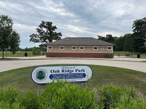 Tiny photo for 590 Oxford Lane, Lindenhurst, IL 60046 (MLS # 12410199)