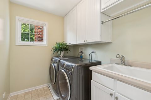 Tiny photo for 590 Oxford Lane, Lindenhurst, IL 60046 (MLS # 12410199)