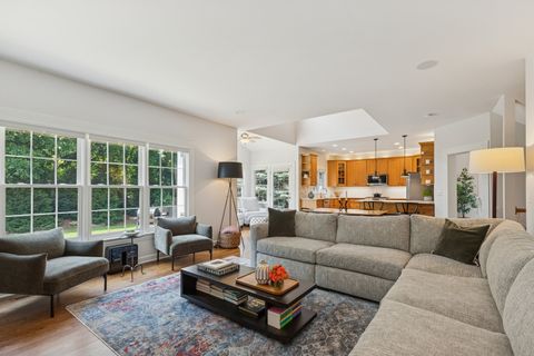 Tiny photo for 590 Oxford Lane, Lindenhurst, IL 60046 (MLS # 12410199)