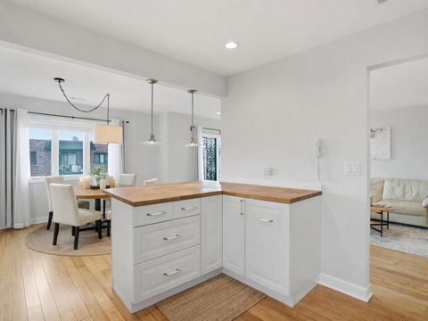 Tiny photo for 9332 Landings Lane #604, Des Plaines, IL 60016 (MLS # 12600349)