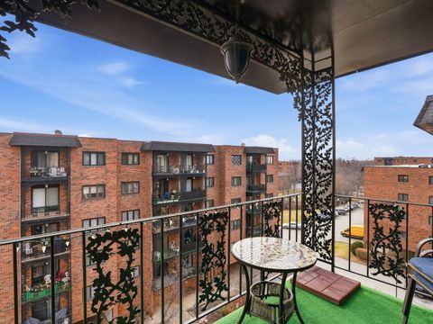 Tiny photo for 9332 Landings Lane #604, Des Plaines, IL 60016 (MLS # 12600349)