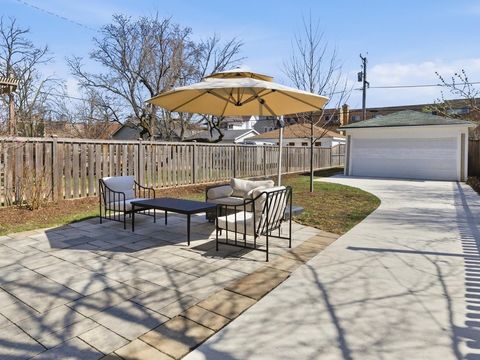 Tiny photo for 612 N Humphrey Avenue, Oak Park, IL 60302 (MLS # 12579944)