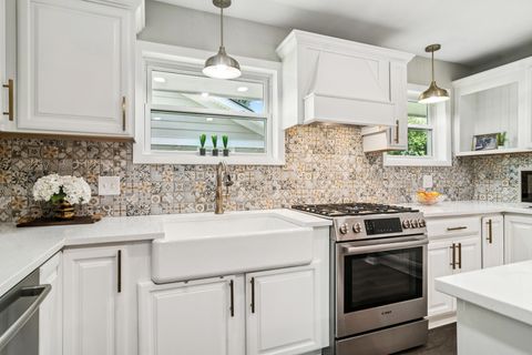 Tiny photo for 123 Monument Avenue, Barrington, IL 60010 (MLS # 12461801)