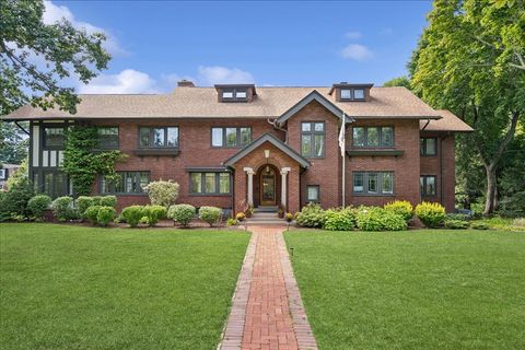 100 Old Green Bay Road Winnetka IL 60093