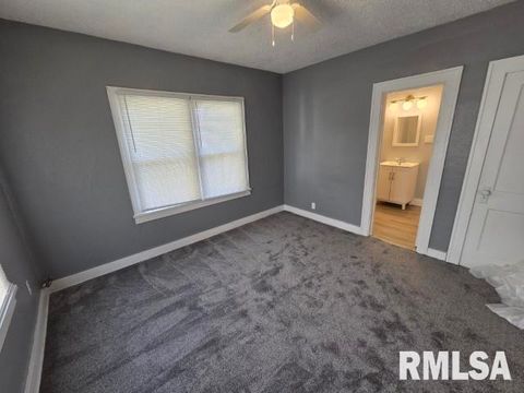 Tiny photo for 704 S 24TH Street, Mt Vernon, IL 62864 (MLS # EB460186)