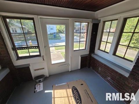 Tiny photo for 704 S 24TH Street, Mt Vernon, IL 62864 (MLS # EB460186)