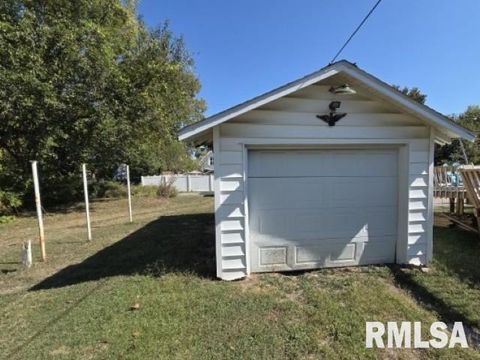 Tiny photo for 704 S 24TH Street, Mt Vernon, IL 62864 (MLS # EB460186)