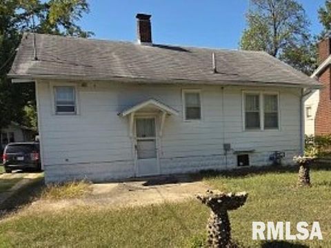 Tiny photo for 704 S 24TH Street, Mt Vernon, IL 62864 (MLS # EB460186)