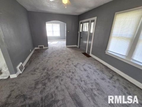 Tiny photo for 704 S 24TH Street, Mt Vernon, IL 62864 (MLS # EB460186)