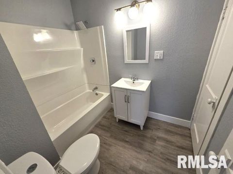 Tiny photo for 704 S 24TH Street, Mt Vernon, IL 62864 (MLS # EB460186)