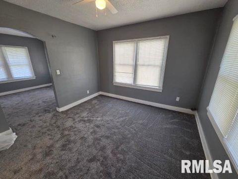 Tiny photo for 704 S 24TH Street, Mt Vernon, IL 62864 (MLS # EB460186)