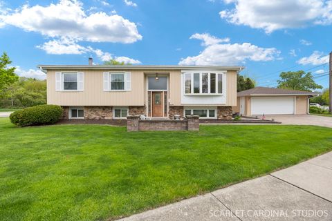 Photo of 940 S Villa Avenue, Villa Park, IL 60181 (MLS # 12621427)