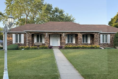 Photo of 300 Fieldstone Lane, Dixon, IL 61021 (MLS # 12569571)