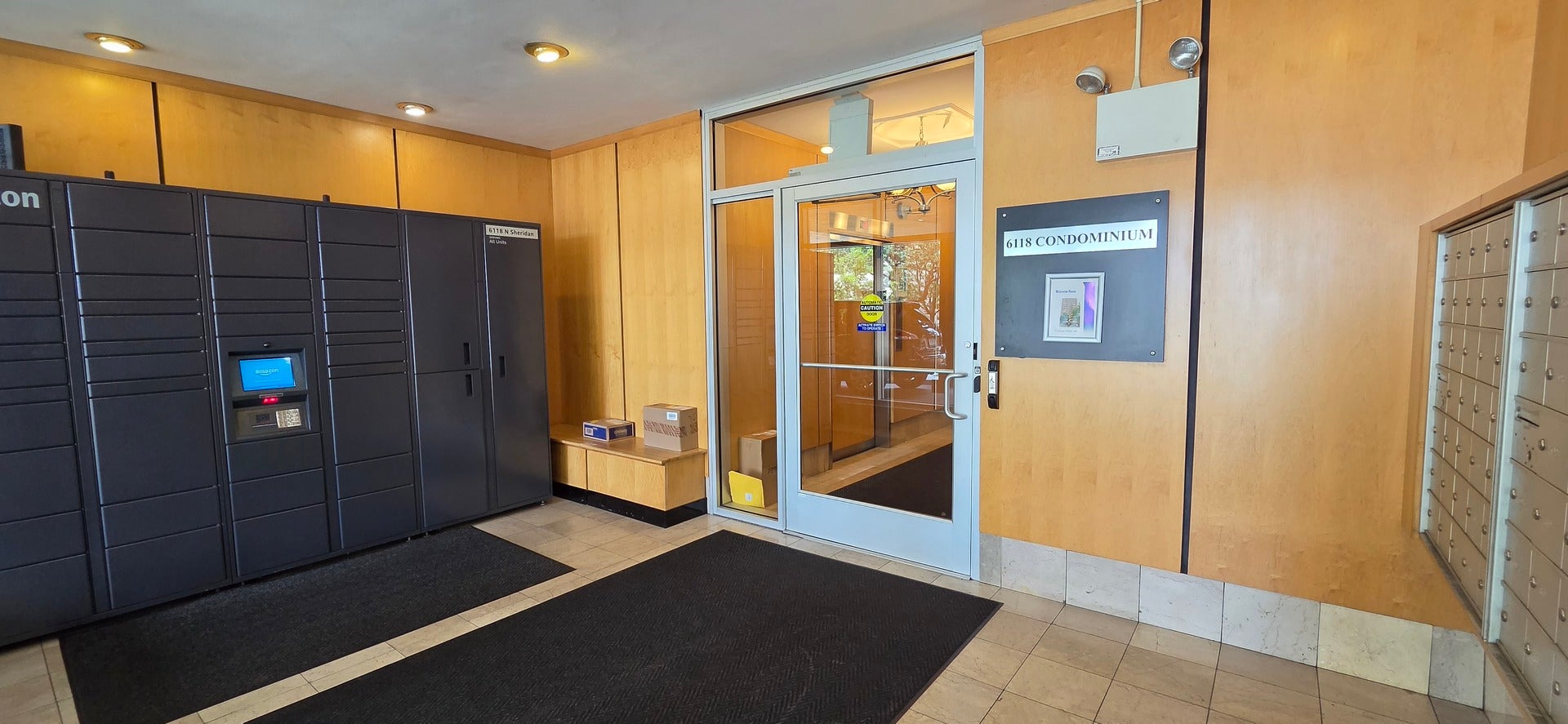 6118 N Sheridan Road 208
