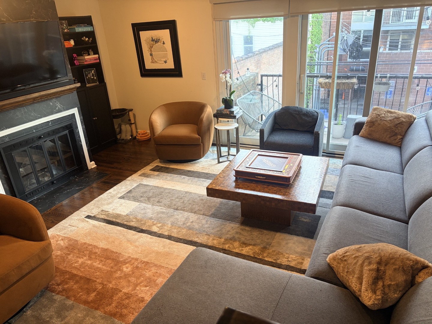 1330 N LaSalle Street 300