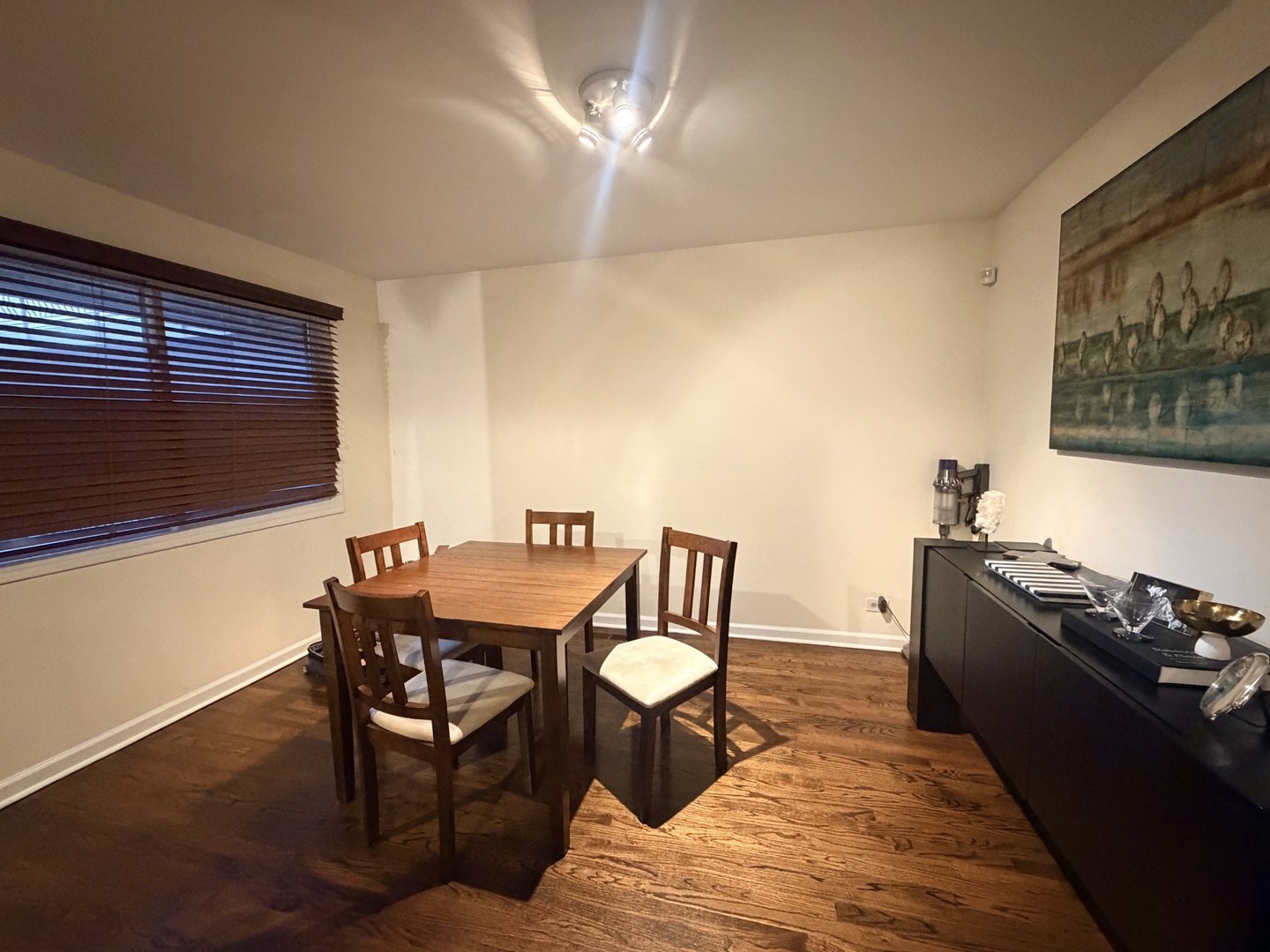 1330 N LaSalle Street 300