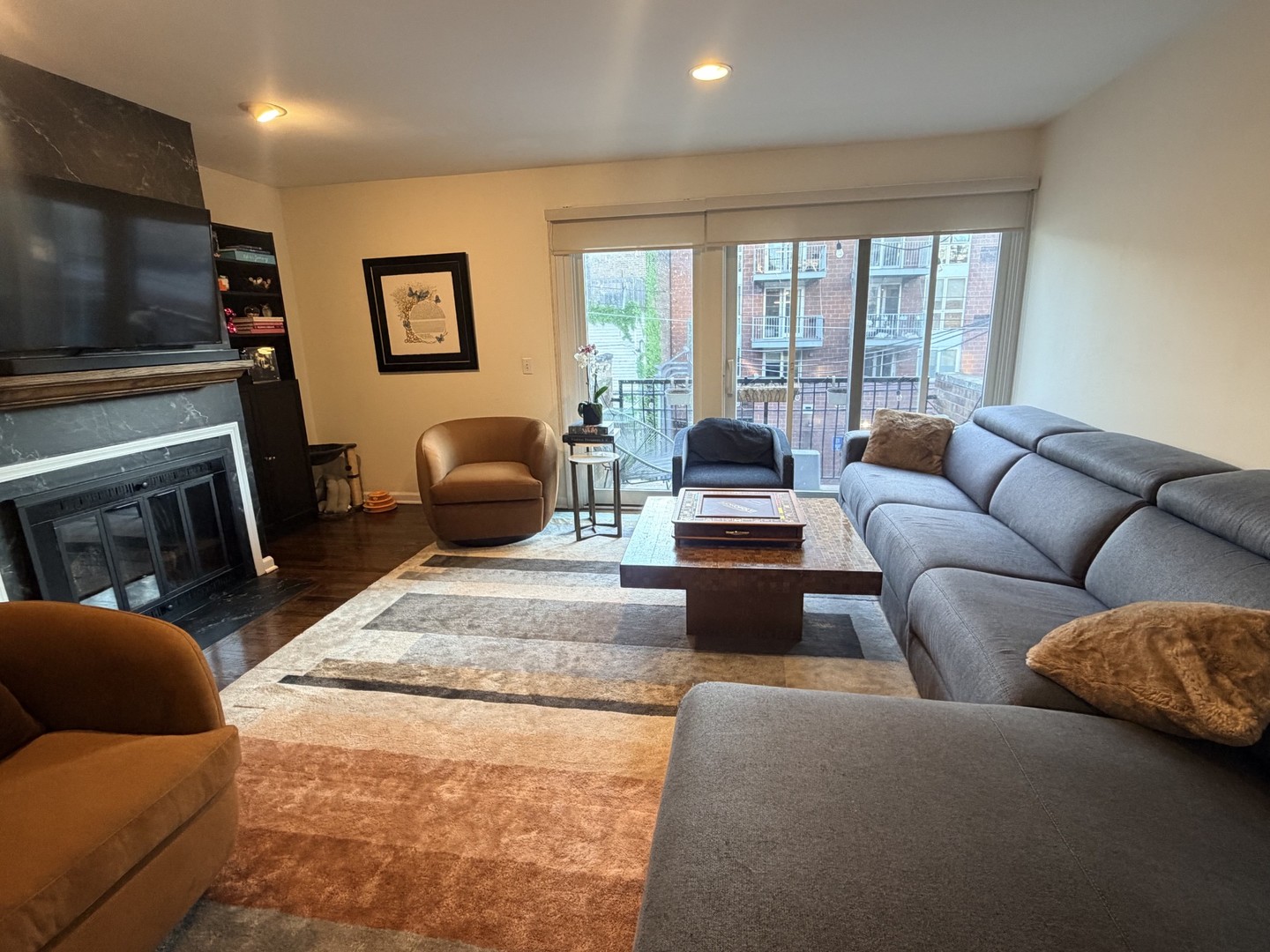 1330 N LaSalle Street 300