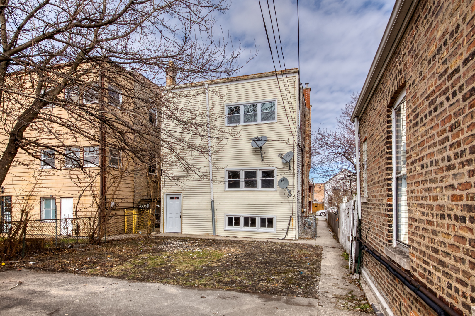 5527 W 22nd Place