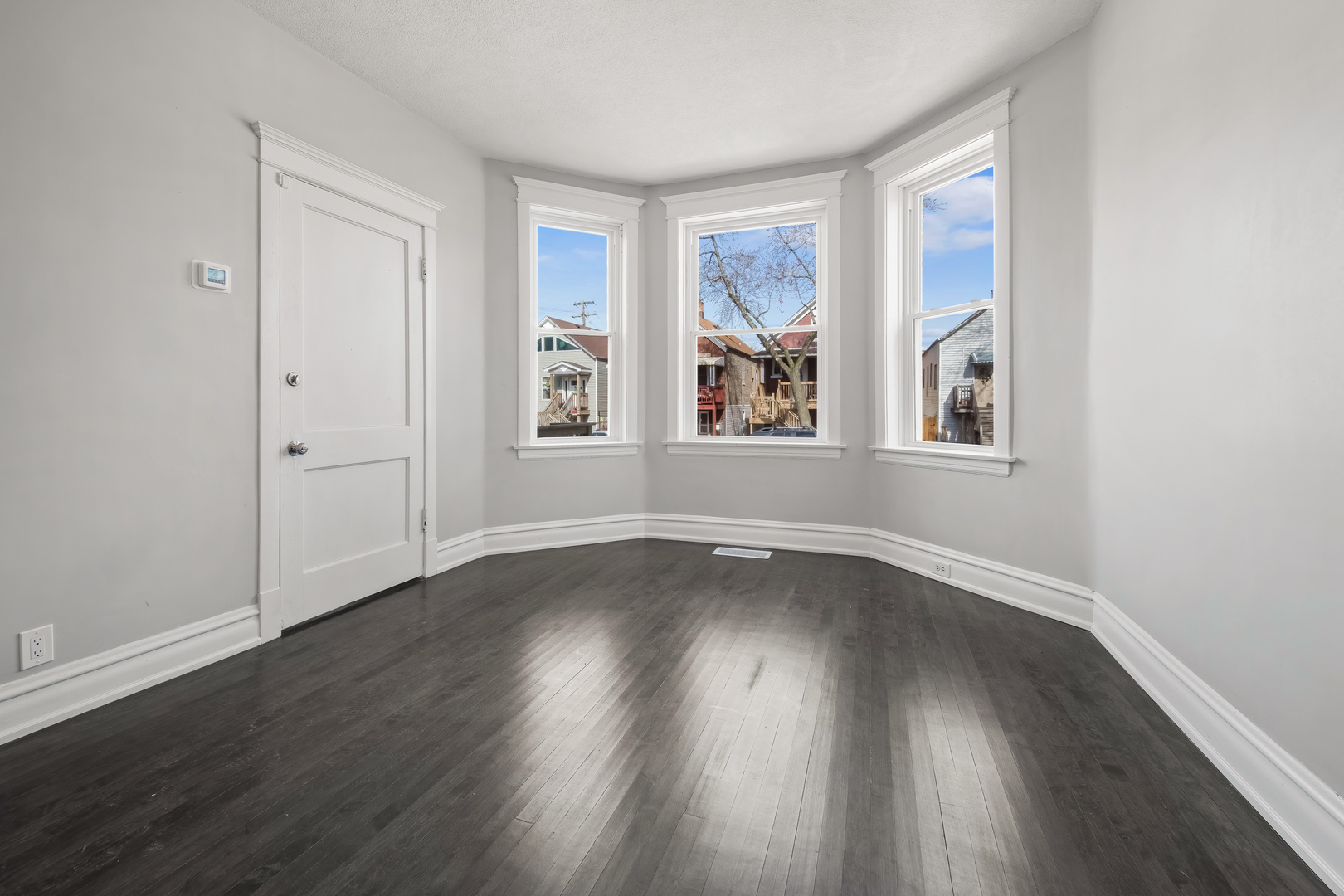 5527 W 22nd Place