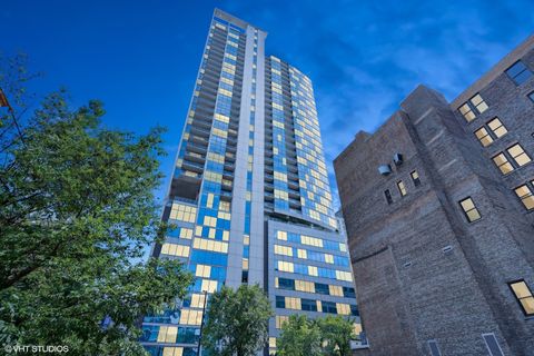 Tiny photo for 303 W OHIO Street #3206, Chicago, IL 60654 (MLS # 12490085)