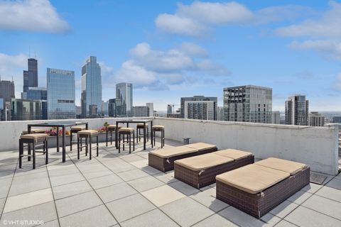 Tiny photo for 303 W OHIO Street #3206, Chicago, IL 60654 (MLS # 12490085)