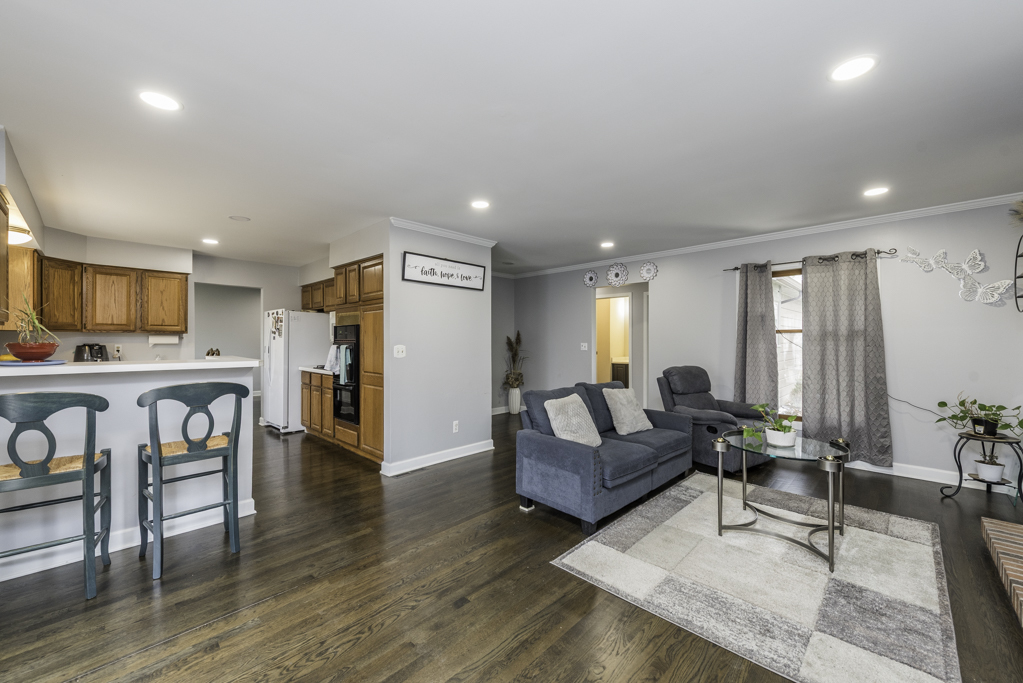 10093 W Fairbanks Avenue