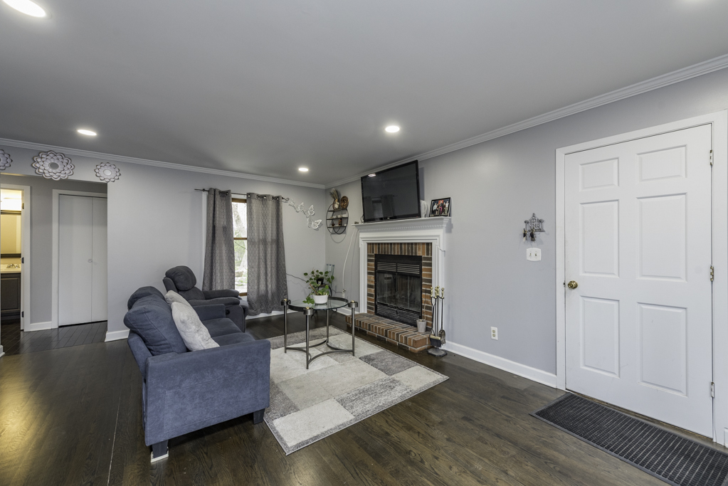 10093 W Fairbanks Avenue