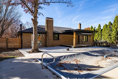 Tiny photo for 204 Parkview Drive, Bloomington, IL 61701 (MLS # 12525702)