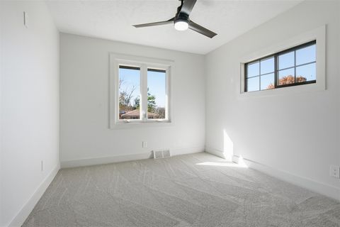 Tiny photo for 204 Parkview Drive, Bloomington, IL 61701 (MLS # 12525702)