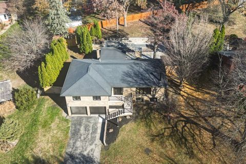 Tiny photo for 204 Parkview Drive, Bloomington, IL 61701 (MLS # 12525702)