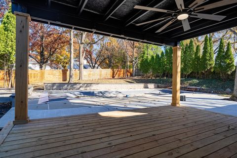 Tiny photo for 204 Parkview Drive, Bloomington, IL 61701 (MLS # 12525702)