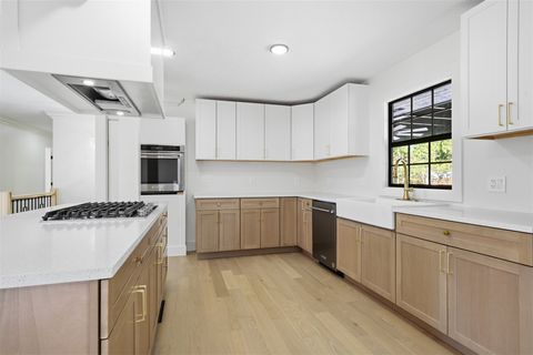 Tiny photo for 204 Parkview Drive, Bloomington, IL 61701 (MLS # 12525702)