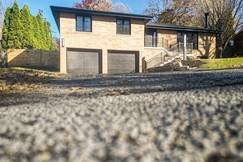 Tiny photo for 204 Parkview Drive, Bloomington, IL 61701 (MLS # 12525702)