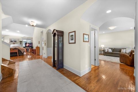 Tiny photo for 524 Tower Place, Fox River Grove, IL 60021 (MLS # 12633524)