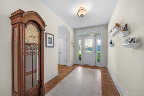 Tiny photo for 524 Tower Place, Fox River Grove, IL 60021 (MLS # 12633524)