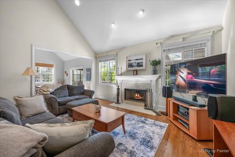 Tiny photo for 524 Tower Place, Fox River Grove, IL 60021 (MLS # 12633524)