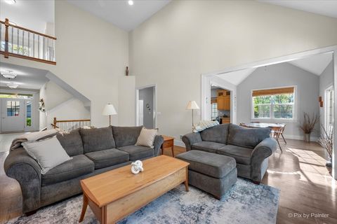 Tiny photo for 524 Tower Place, Fox River Grove, IL 60021 (MLS # 12633524)