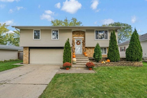 Tiny photo for 916 STOWELL Avenue, Streamwood, IL 60107 (MLS # 12782424)
