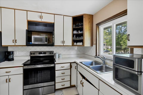 Tiny photo for 916 STOWELL Avenue, Streamwood, IL 60107 (MLS # 12782424)