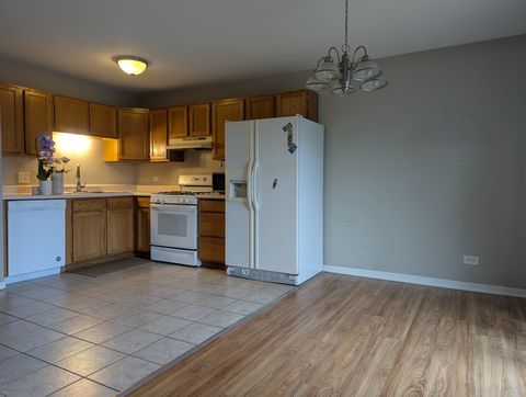 Tiny photo for 300 WOODRIDGE Circle #C, South Elgin, IL 60177 (MLS # 12524219)
