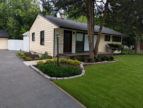 Photo of 748 73rd Court, Willowbrook, IL 60527 (MLS # 12653482)