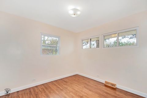 Tiny photo for 748 73rd Court, Willowbrook, IL 60527 (MLS # 12653482)