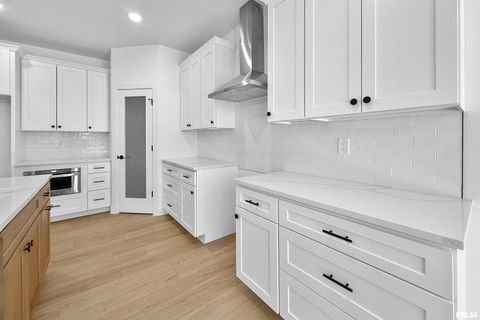 Tiny photo for 1360 Heights Court, Bettendorf, IA 52722 (MLS # QC4266200)