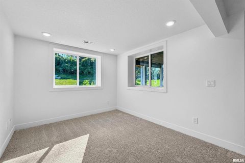 Tiny photo for 1360 Heights Court, Bettendorf, IA 52722 (MLS # QC4266200)