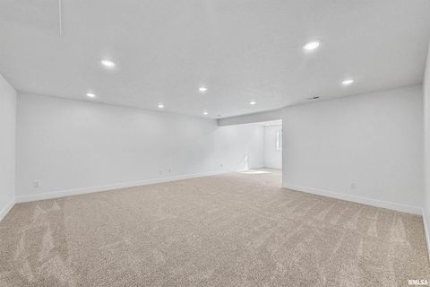 Tiny photo for 1360 Heights Court, Bettendorf, IA 52722 (MLS # QC4266200)