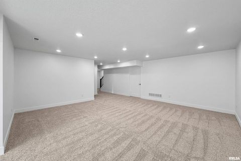 Tiny photo for 1360 Heights Court, Bettendorf, IA 52722 (MLS # QC4266200)