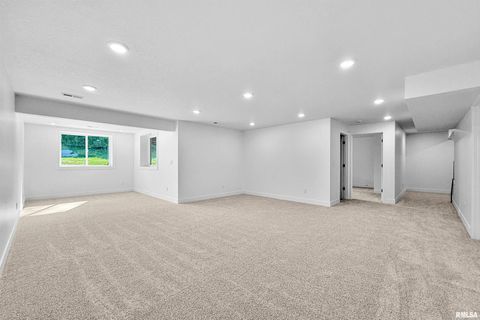 Tiny photo for 1360 Heights Court, Bettendorf, IA 52722 (MLS # QC4266200)