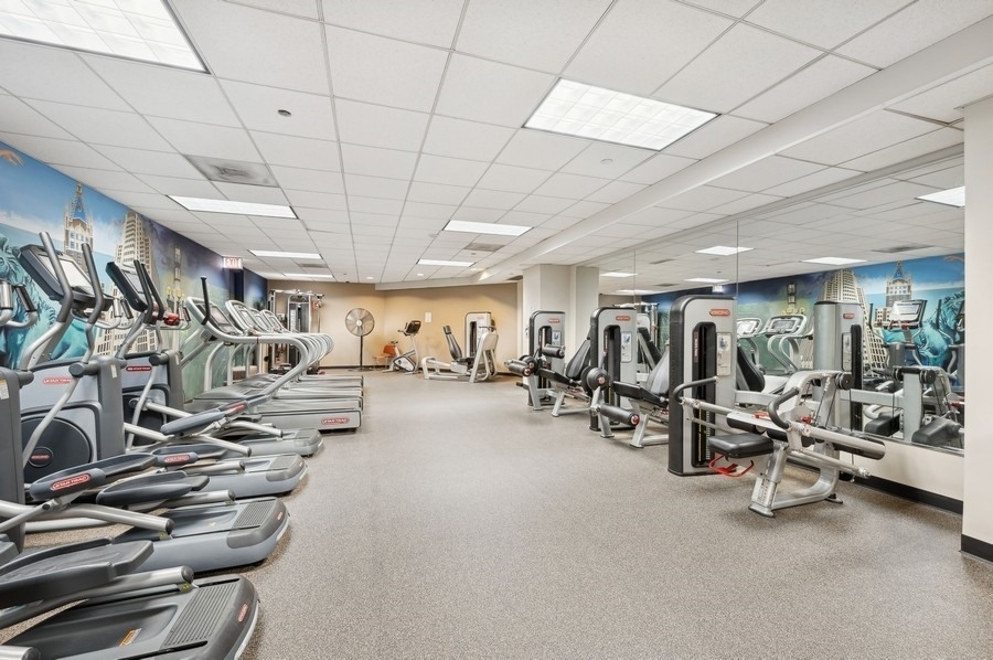 Chicago, Illinois 60611, United States, 1 Bedroom Bedrooms, ,1 BathroomBathrooms,Residential,Contingent,251342