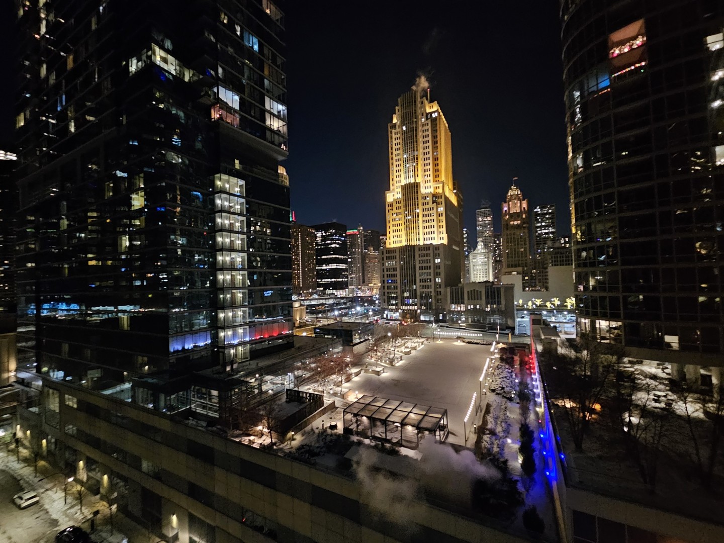 Chicago, Illinois 60611, United States, 1 Bedroom Bedrooms, ,1 BathroomBathrooms,Residential,Contingent,251342