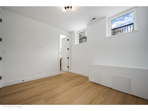 Tiny photo for 1124 W Addison Street #1, Chicago, IL 60613 (MLS # 12588825)